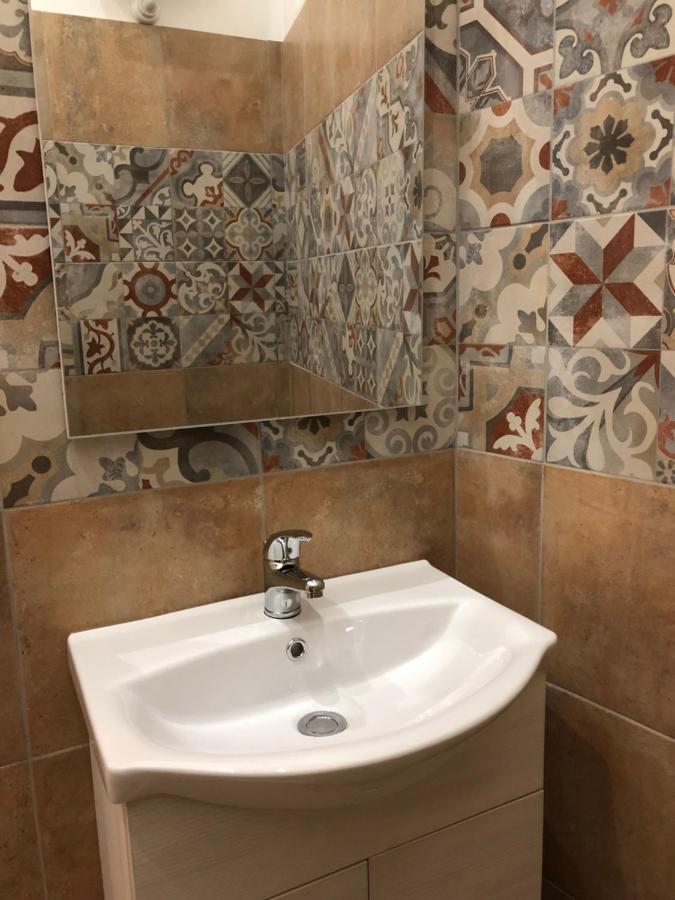B&B Meliora Rooms Авола Экстерьер фото